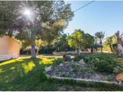 CHALET CLASICO CON LA MEJOR PARCELA DE LA URBANIZACION