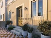 Chalet Clássico Renovado Zona Histórica de Belas T4 ou T6