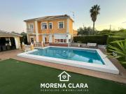 CHALET CON PISCINA CERCA DEL PUEBLO EN VENTA