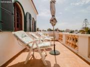 Chalet con piscina en Cala Blanca