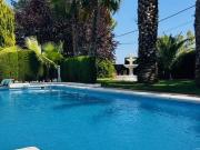 Chalet con piscina en parcela de 1.580 m2 – Castellbisbal