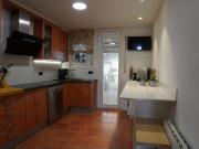 Chalet con piscina jacuzzi y garaje doble en zona tranquila