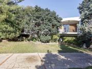 Lucas Fox presenta esta casa construida en 1970 cuyo...
