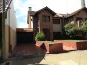 CHALET C/PILETA EN LA LOMA LA PLATA EN VENTA