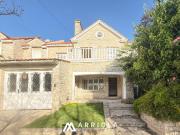 Chalet de 376 mts2 sobre dos lotes. STELLA MARIS