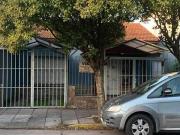 Chalet de 3 ambientes con quincho y parrilla