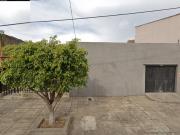 Chalet de 3 ambientes sobre lote irregular de 15 x 15.96