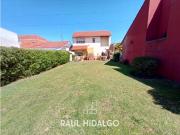 CHALET DE 4 AMBIENTES CON GRAN PARQUE Y GARAJE EN ZONA...