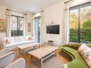 Chalet de 4 plantas, con jardin y terraza en el corazón...