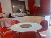 Chalet de 71 m2 con terraza y piscina a muy pocos metros...