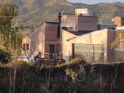 Chalet de categoría con depto. independiente y cochera...