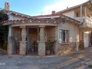 CHALET DE ESTILO EN LA PERLA A METROS DE LA PLAYA