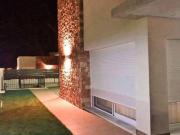 ✨ Chalet de Lujo con Piscina Privada – Diseño Moderno y...