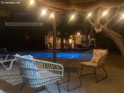 CHALET DE MADERA CON PISCINA PRIVADA Y PISTA DE PETANCA