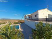 Chalet de obra nueva con dos viviendas, piscina privada...