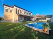 Chalet, Dos Hermanas