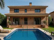 Chalet en alquiler en calle CL Cunit, Gavà, de 300 m² 5...