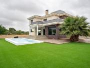 Chalet en alquiler en Elda, Jaud
