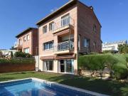 Chalet en alquiler en Girona, de 250 m² 5 habitaciones...