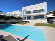 Chalet en alquiler en Marbella, Guadalmina Baja