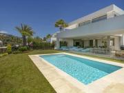 Chalet en alquiler en Marbella, Marbella Este La Finca...