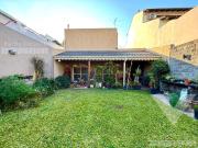 Chalet en Florida de cuatro ambientes con galería,...