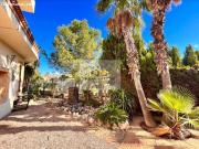 CHALET EN URBANIZACIÓN EL CHORRICO CHALET EN URBANIZACIÓN EL CHORRICO