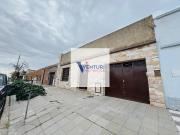 Chalet en venta c/ cochera en Barrio Noroeste