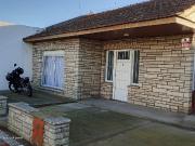 Chalet en venta c/ cochera en San Cayetano