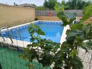 Chalet en venta con piscina y parcela independiente. Muy...