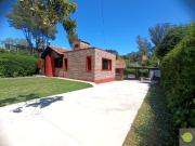 Chalet en venta de 2 dormitorios c/ cochera Bosques...