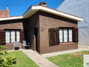 Chalet en venta de 3 dormitorios + depto de 2 ambientes...