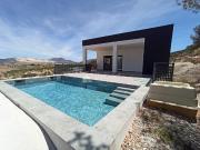 Chalet en venta en Abanilla. Se vende Villa con piscina...