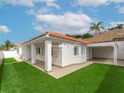 Chalet en venta en Adeje, Casco Urbano. Chalet...