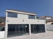Chalet en venta en Adeje, Casco Urbano. Moderna Villa...