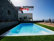 Chalet en venta en Adeje, Torviscas Centro y Alto. Villa...