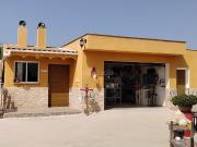Chalet en venta en Agost. SE VENDE CHALET EN MUY BUENA...