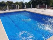 Chalet en venta en Albatera. Chalet con piscina y jardín...