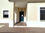 Chalet en venta en Alcalá de Guadaira, Oromana. Chalet...