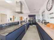 Chalet en venta en Alcalá de Guadaira, Torrequinto....