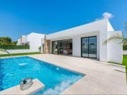Chalet en venta en Alcázares Los, Centro. VILLAS DE LUJO...
