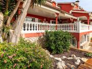 Chalet en venta en Alella. ALELLA. Amplio y con vistas....