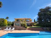 Chalet en venta en Alella. Villa de Lujo en Alella,...