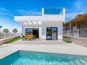 Chalet en venta en Algorfa. Casa de ensueño en La Finca...