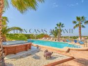 Chalet en venta en Alicante, Montnegre. Elegante Chalet...