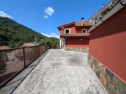 Chalet en venta en Aller. CASA CON DISEÑO ÚNICO DE 3...