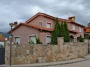 Chalet en venta en Arenas de San Pedro. Localizado en la...