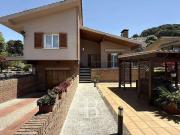 Chalet en venta en Arenys de Munt, de 378 m² 4...
