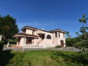 Chalet en venta en Arnuero. CASA INDIVIDUAL EN CASTILLO....
