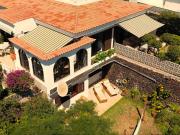 Chalet en venta en Arona, Costa del Silencio. Venta de...